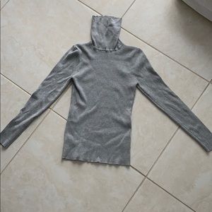 Long sleeve turtleneck